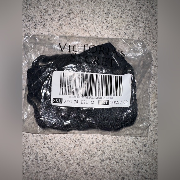 NEW Victoria's Secret metallic lurex Lace v-string Thong size medium - Picture 4 of 4